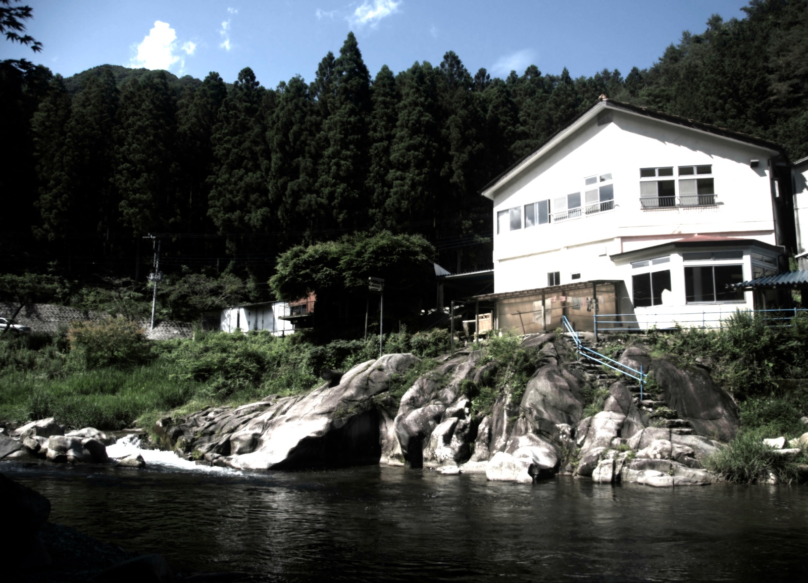 Earth Hostel Nikko Riverhouse